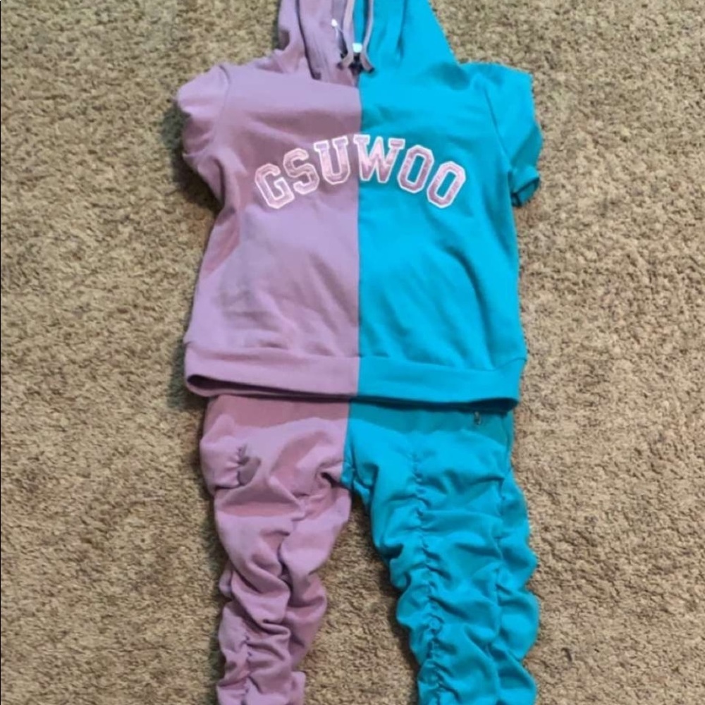 Gsuwoo two color outfit